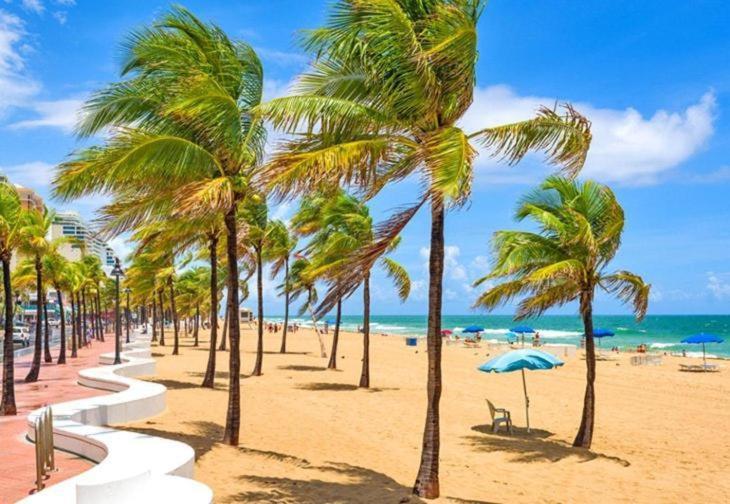 Men Only Dorms -3 Miles To The Beach Lighthouse Point 외부 사진